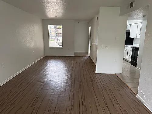 Villa Nueva Apartments — Photo 40
