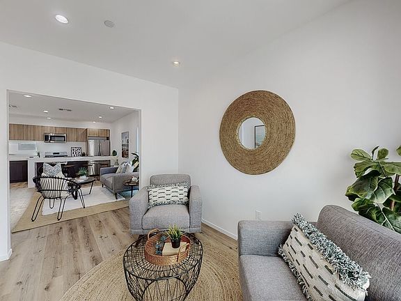 5th image of 6346 Camellia Ave #1/2