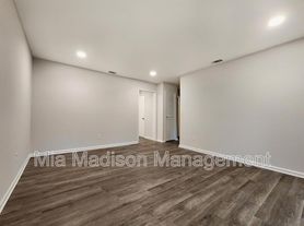 111 E Mell St