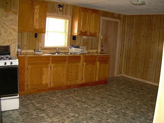 2nd image of 313 Shillings St
