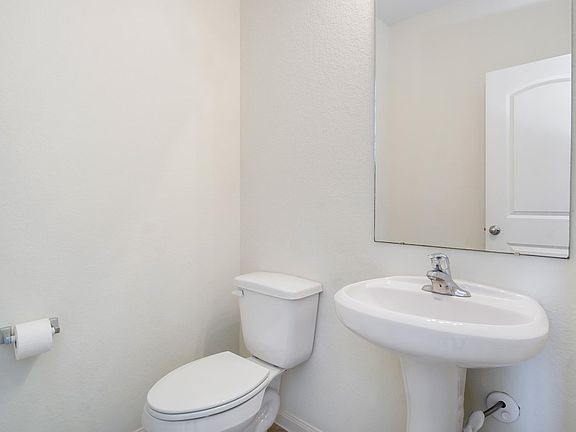 5th image of 933 Texas Timbers Dr