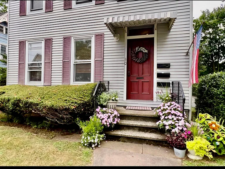 30 Willard St #2 — Photo 1
