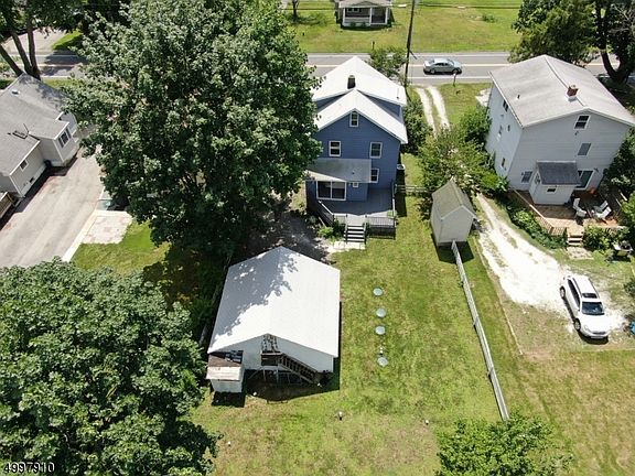 3rd image of 208 N Church Rd