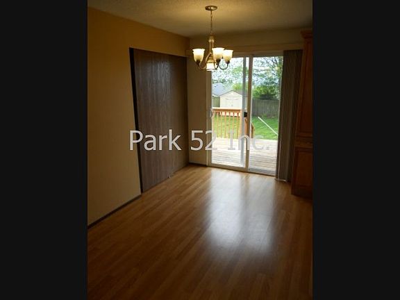 4th image of 5002 22nd Ave NE