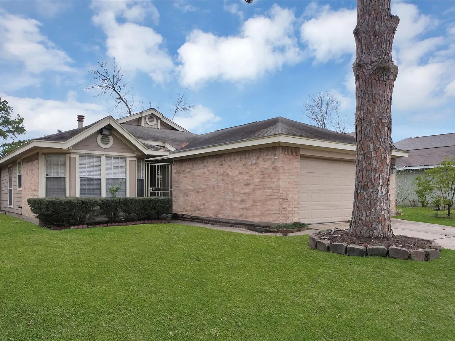 3 bed, 2.0 bath, 1576 sqft, $1,775 — Photo 1