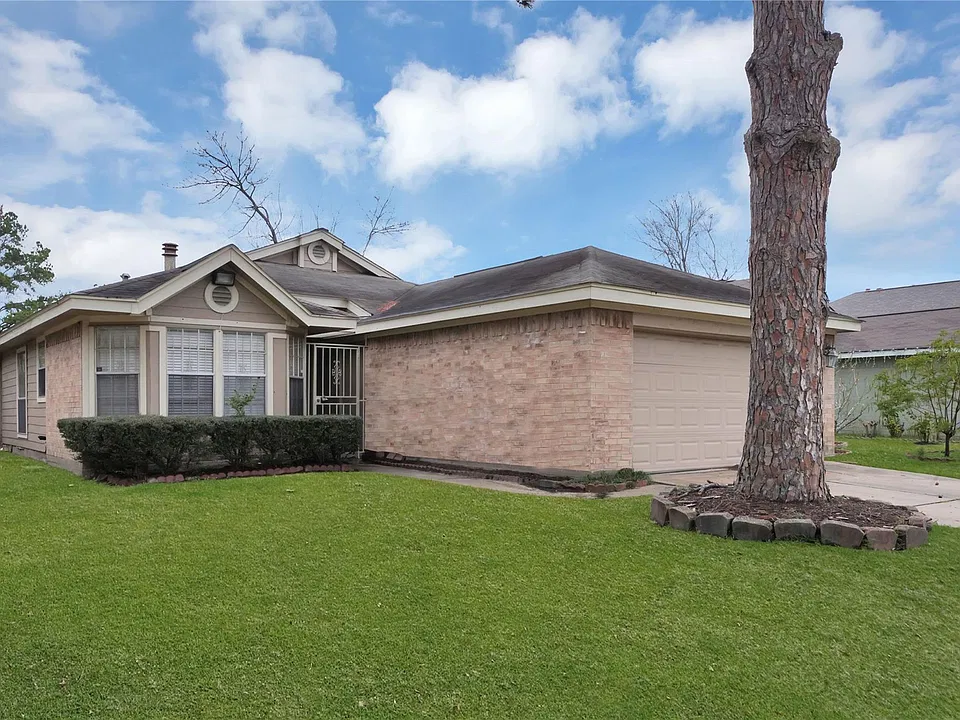 11734 Fairpoint Dr