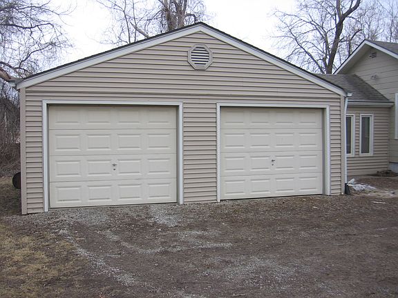 Oversized garage