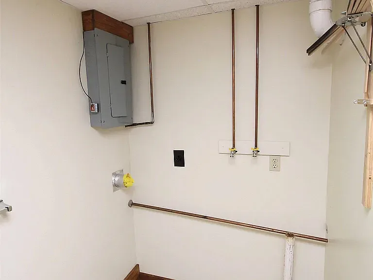 4315 Bingham Cir — Photo 17