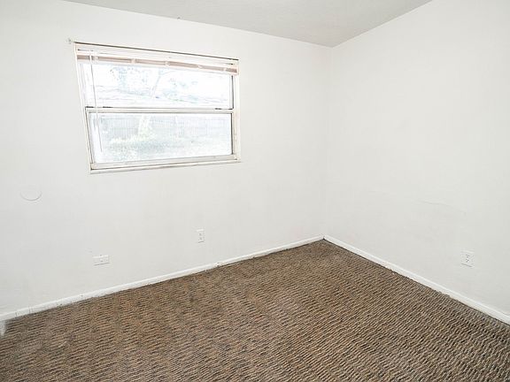 4th image of 8707 N Mandarine Pl Unit B