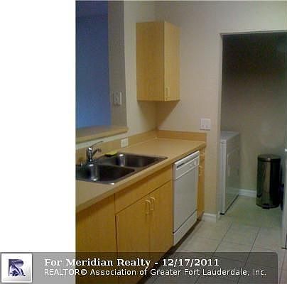 2nd image of 1403 Belmont Ln