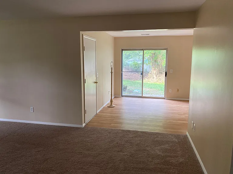 44 Woodbury Rd — Photo 15