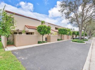 8633 SW 79th Pl, Miami, FL 33143