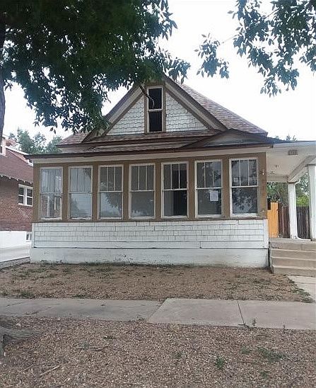 1st image of 909 W 12th St