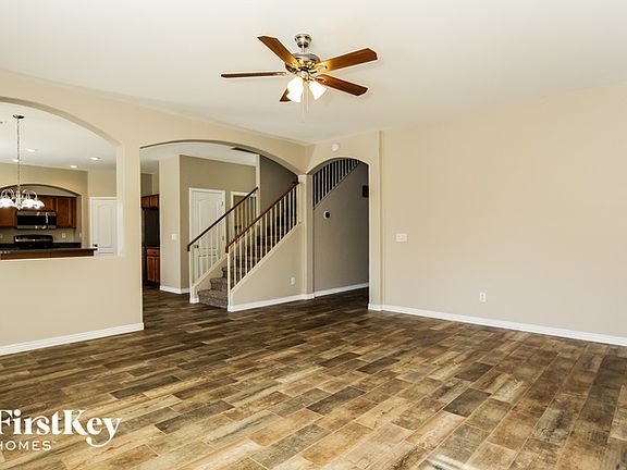 4th image of 9129 W Kirby Ave