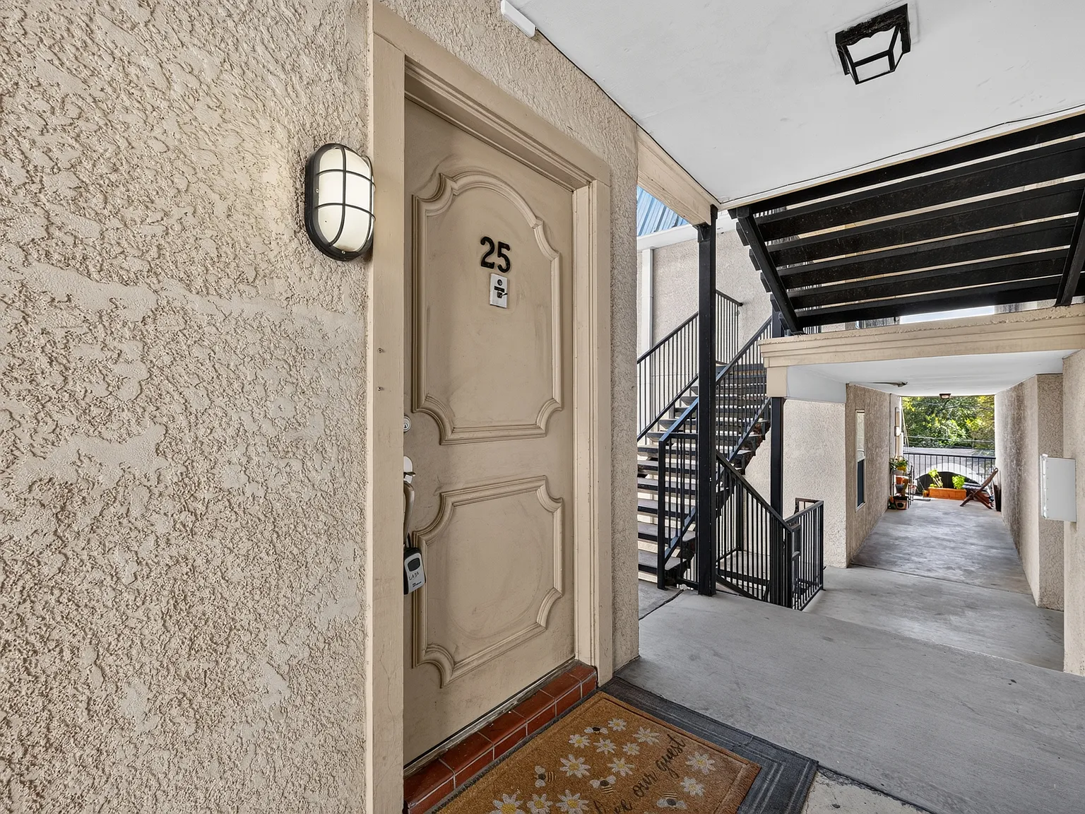 2 bed, 1005 sqft, $1,650 — Photo 4