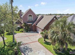 18611 W Lake Terrace Dr, Baton Rouge, LA 70817
