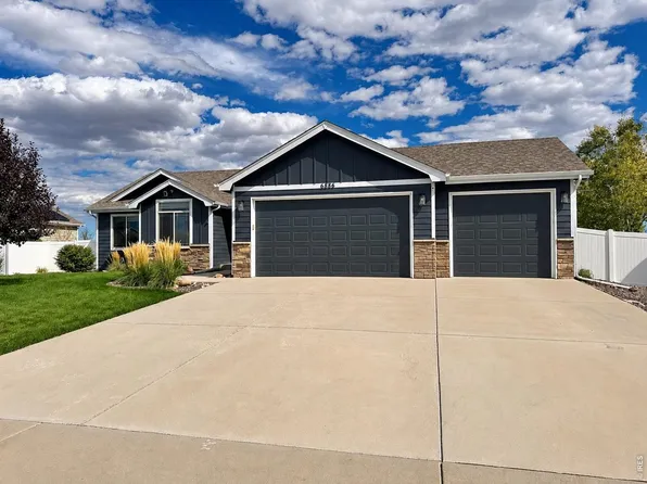 6886 Sumner St, Wellington, CO 80549