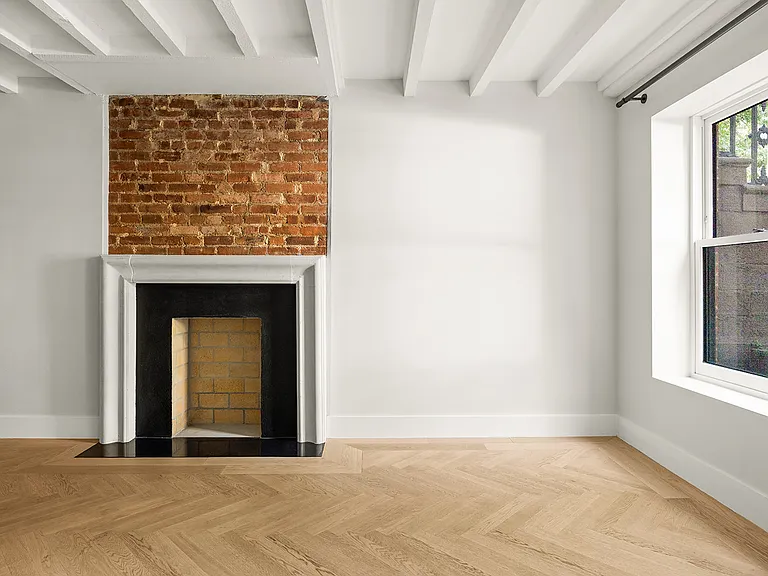 407 Adelphi St #1 — Photo 12