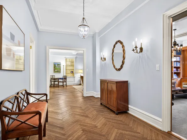 1125 Park Avenue image 1 of 20