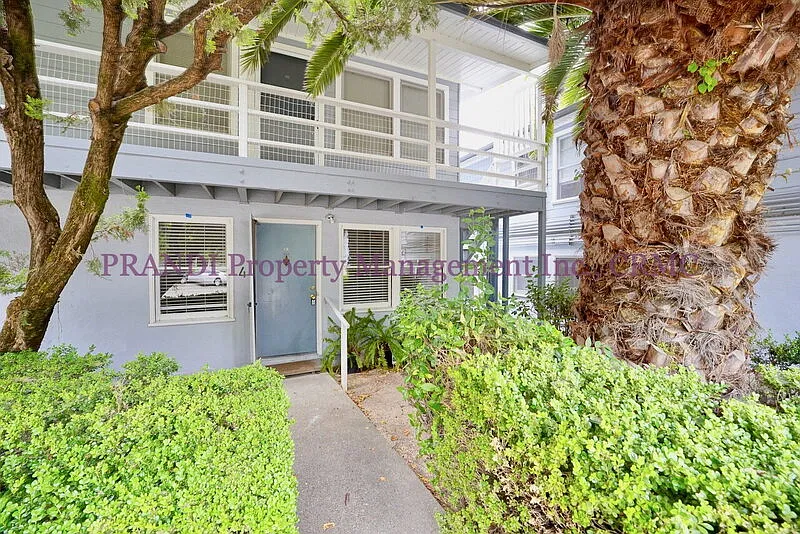 1 bed, 1.0 bath, 500 sqft, $2,200 — Photo 1