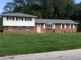 2260 Berry Hill Dr, Grove City, OH 43123