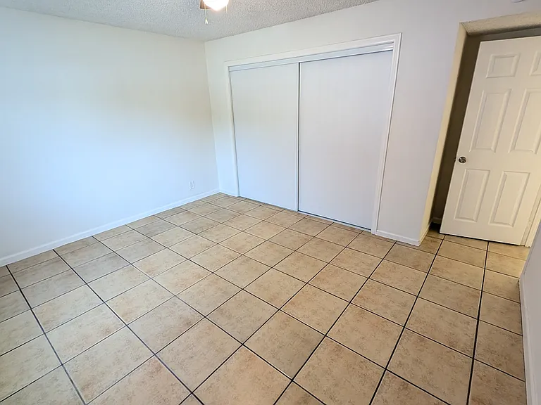 922 W Olive Ave #A — Photo 7