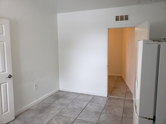 3rd image of 195 Gardenia St #3 & 6