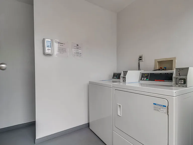 1024 Turquoise St #L — Photo 25