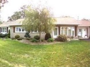 1432 Johnson Rd, Chambersburg, PA 17202