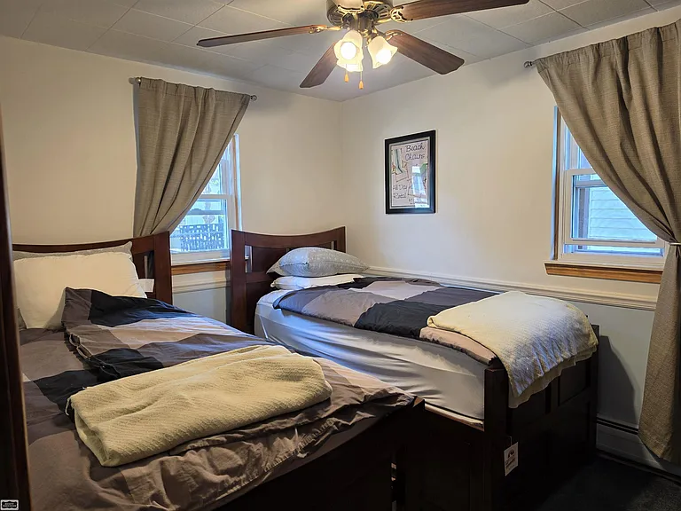3004 Maplewood Dr — Photo 16