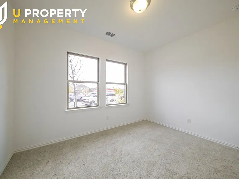 503 Virginia Way — Photo 4