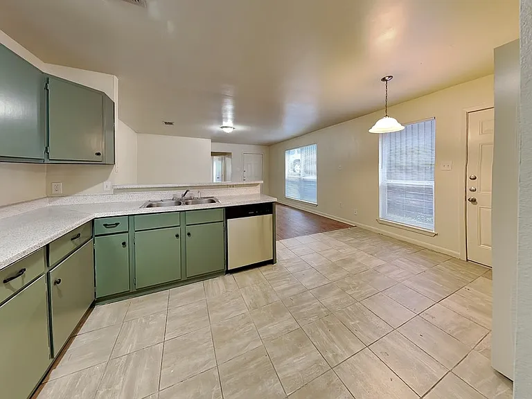 2955 Loving Ave — Photo 6