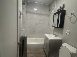 658 E 81st St #2, Chicago, IL 60619