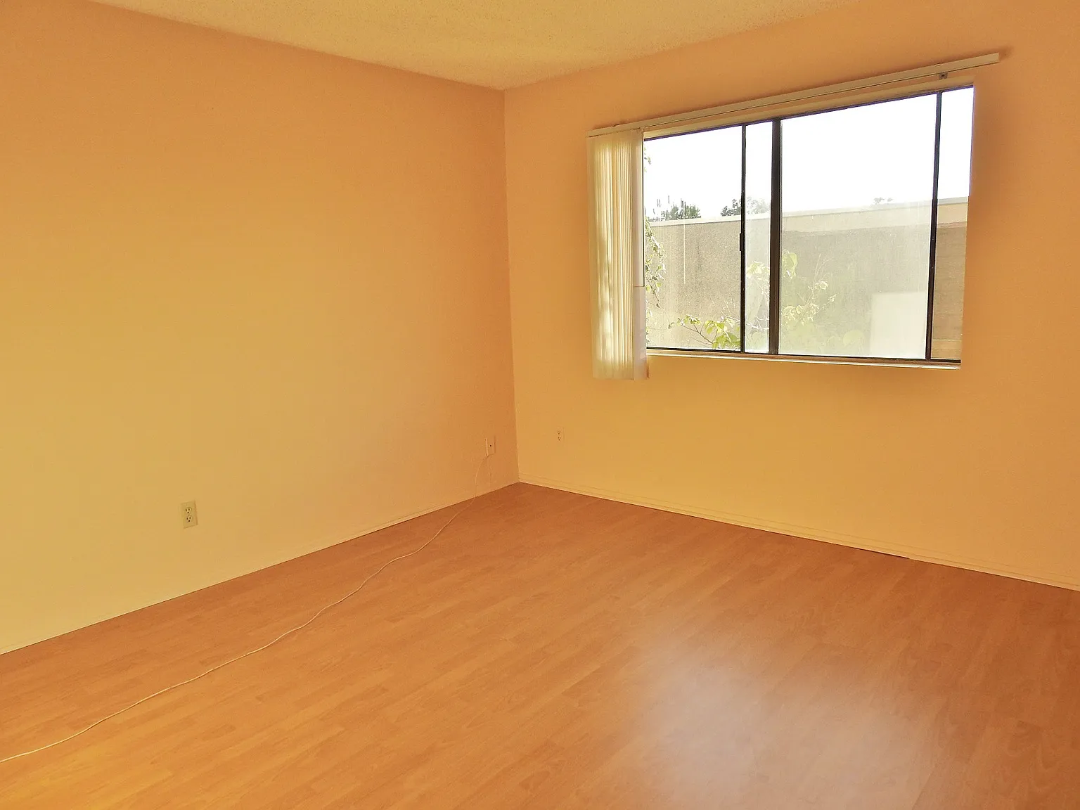 2 bed, 850 sqft, $2,700 — Photo 1