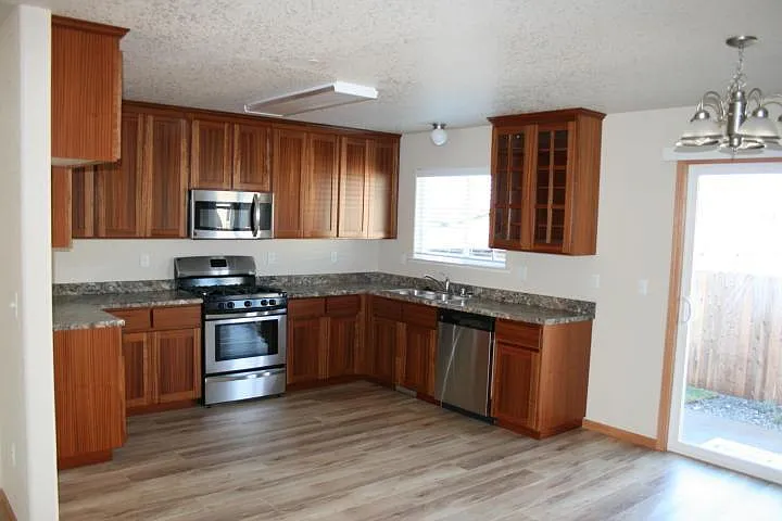 3 bed, 2.5 bath, 1500 sqft, $2,649 — Photo 3