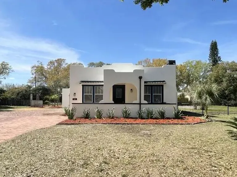 210 Carolina Ave — Photo 9