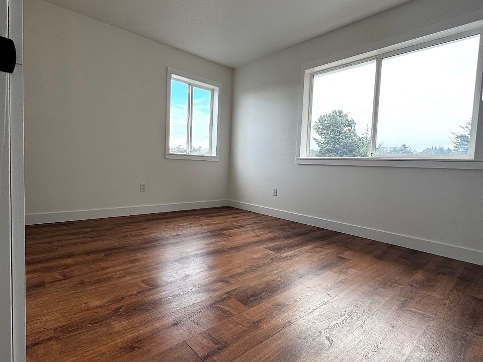 1st image of 5446 NW Rhododendron St #5448