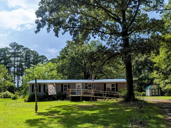 1050 Streets Ferry Road, Vanceboro, NC 28586