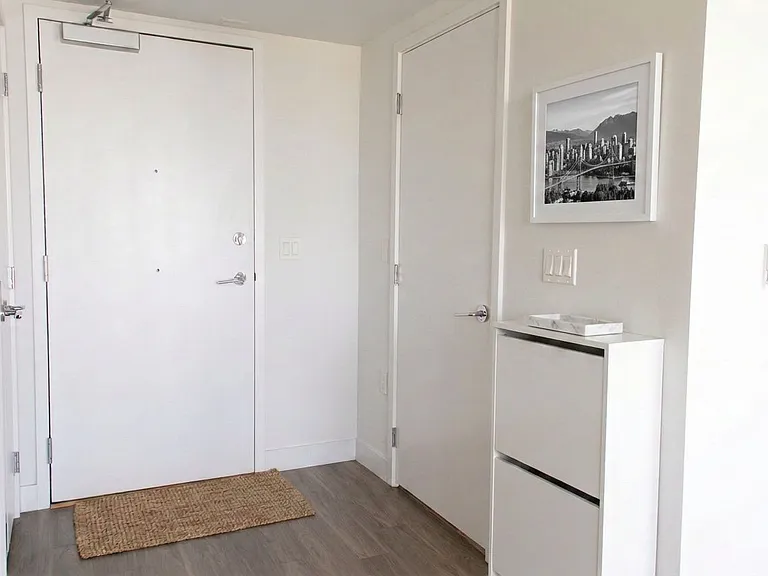 1668 Davie St #C — Photo 7