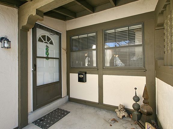 2nd image of 10227 Robinson St