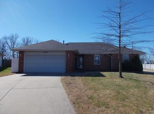 4857 W Burbank St, Springfield, MO 65802