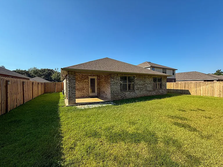 6352 Burrow Ln — Photo 22
