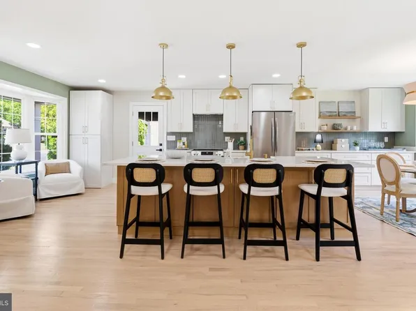 5203 Lansing Dr, Temple Hills, MD 20748