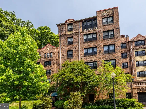 3041 Sedgwick St NW APT 401D, Washington, DC 20008