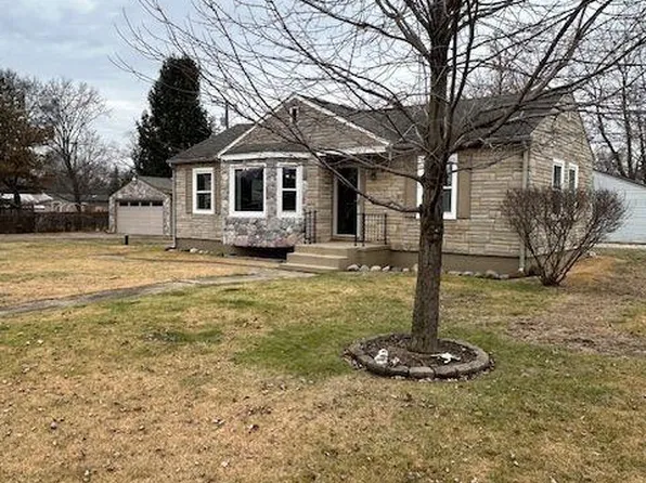 3010 Fisher Ave, Commerce Township, MI 48390