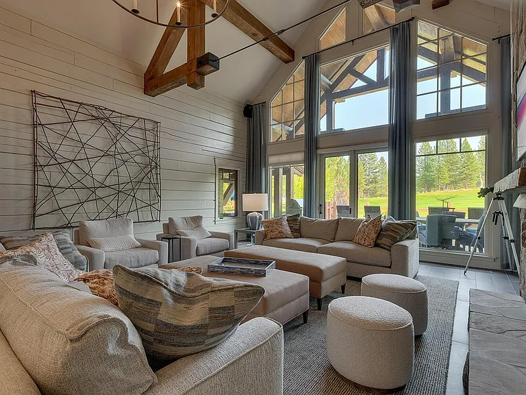 7675 Lahontan Dr — Photo 3