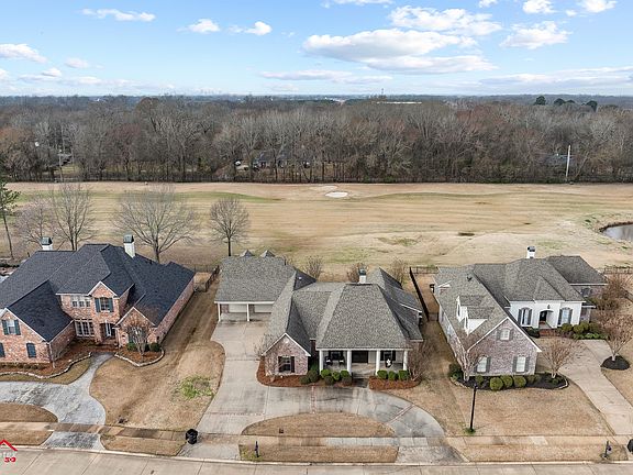2nd image of 122 Stonebridge Blvd