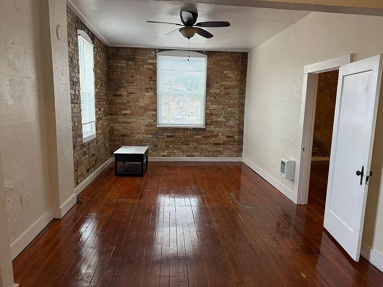 157 NE Main St — Photo 6