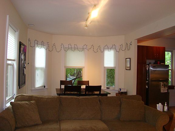 4th image of 515 Green St APT 4
