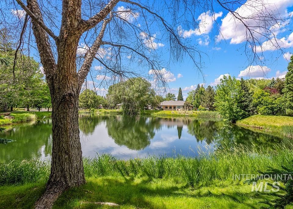 1st image of 576 E Riverchase Way